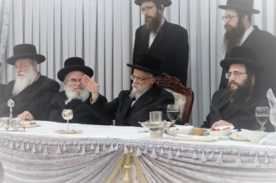 הרבי באמירת 'לחיים'