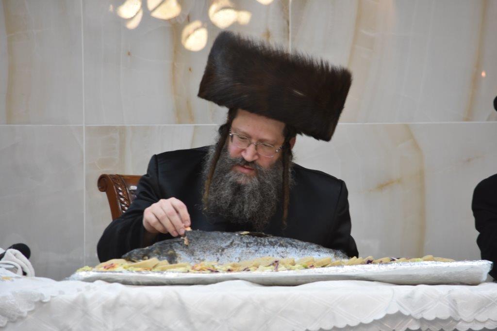 במקום בעיר יפו: הרבי מביטשקוב ערך 'טיש פסח שני' בבני ברק