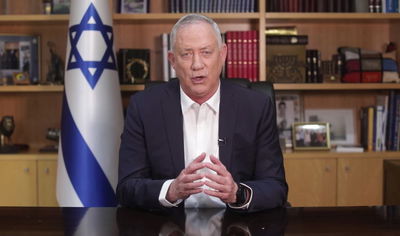 גנץ פונה לבנט: "נתניהו מפר את ההסכמים; צריך שינוי"