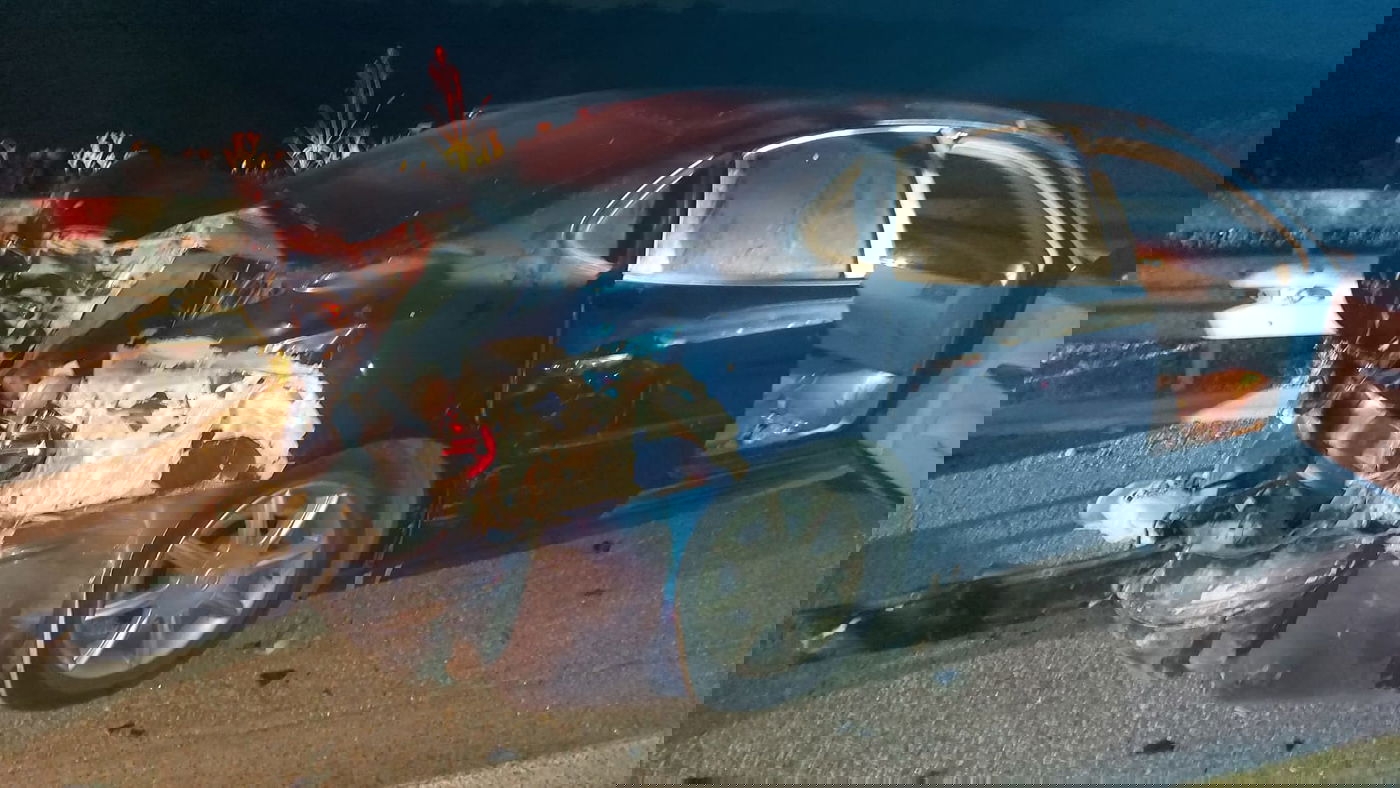 אחד הרכבים בזירת התאונה