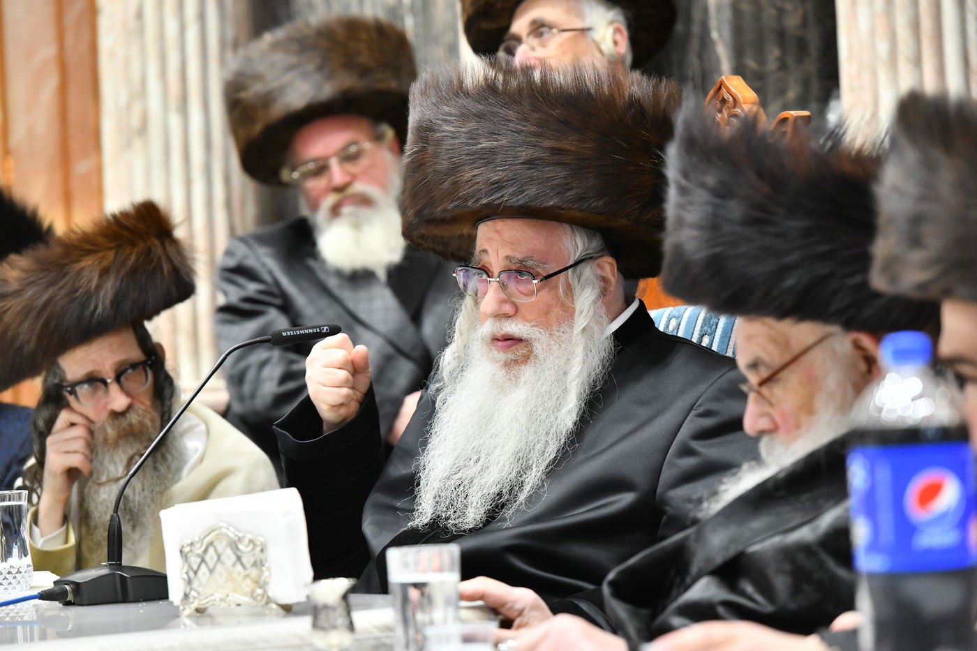תיעוד: שמחת הברית לנין האדמו"ר מצאנז