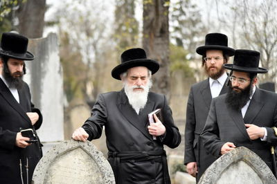 הרבי מויז'ניץ בתפילה