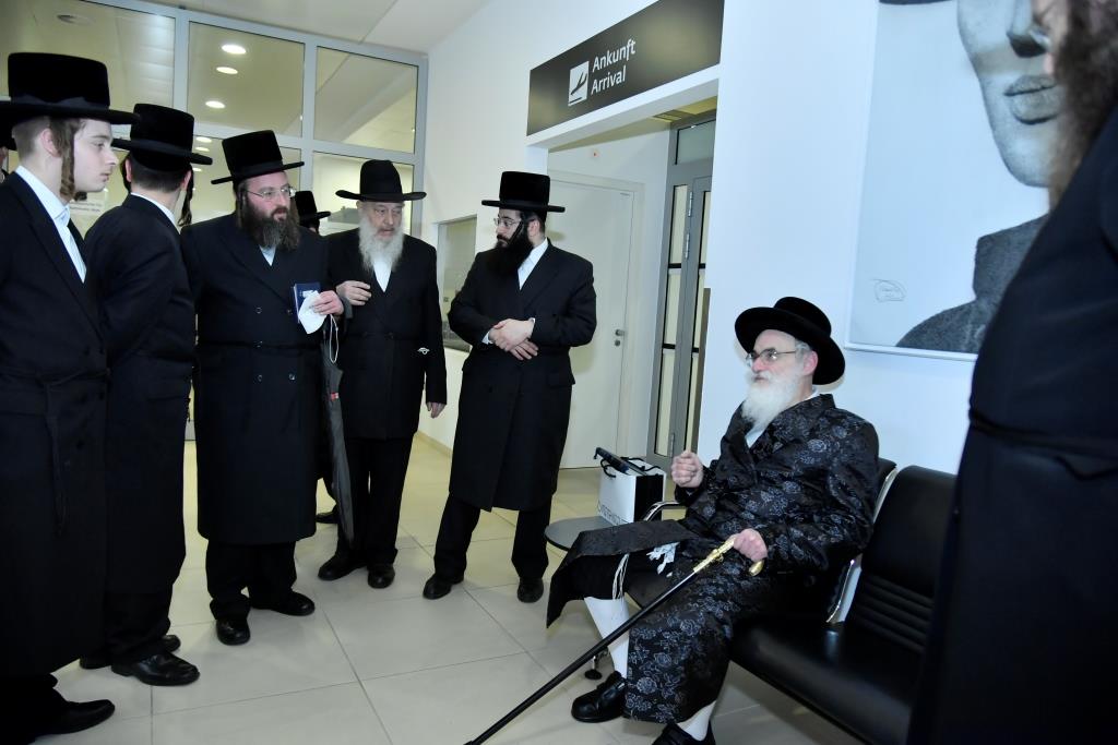 לטובת המוסדות: האדמו"ר מויז'ניץ בביקור בזק בוינה ורומניה