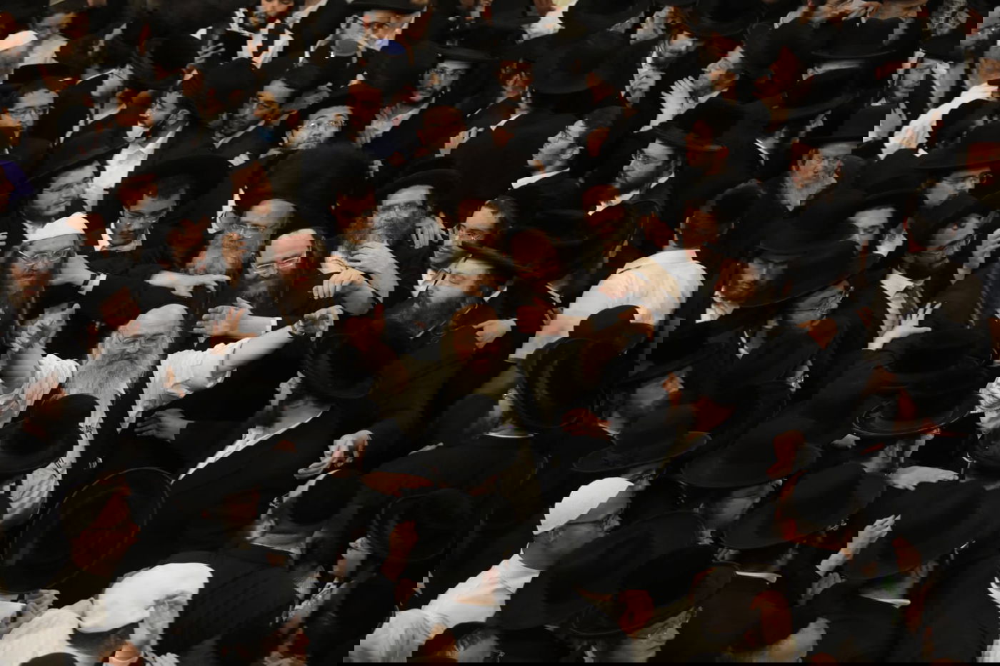 מירון, הלילה