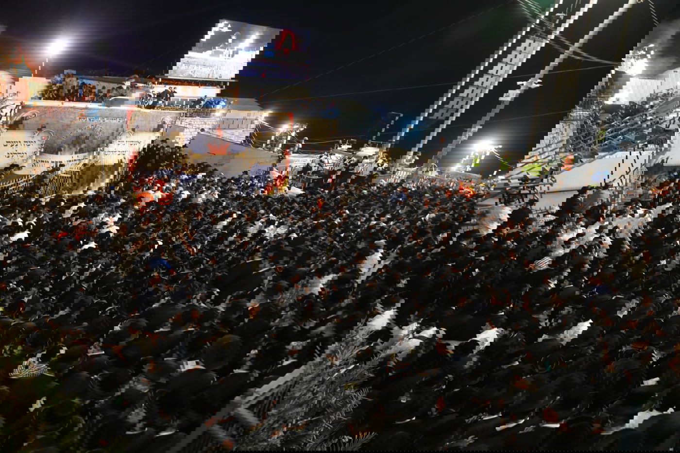 שידור חי מציון הרשב"י; מעמדי ה'הדלקות' במירון