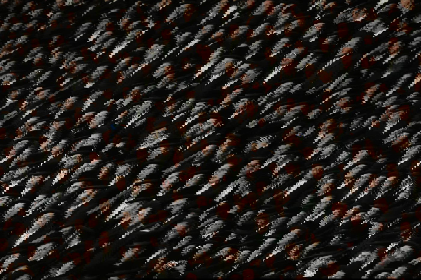 שידור חי מציון הרשב"י; מעמדי ה'הדלקות' במירון