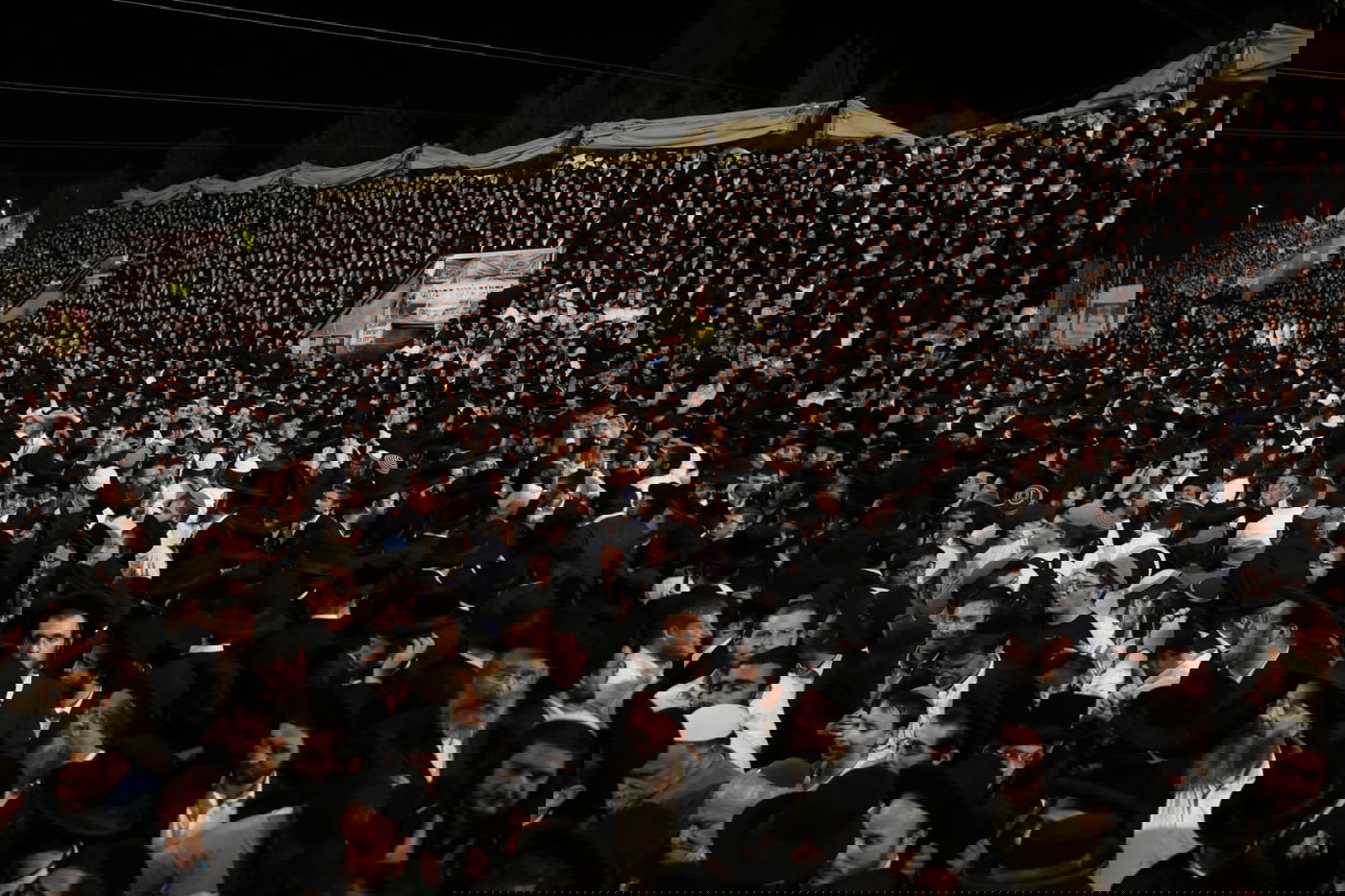 שידור חי מציון הרשב"י; מעמדי ה'הדלקות' במירון