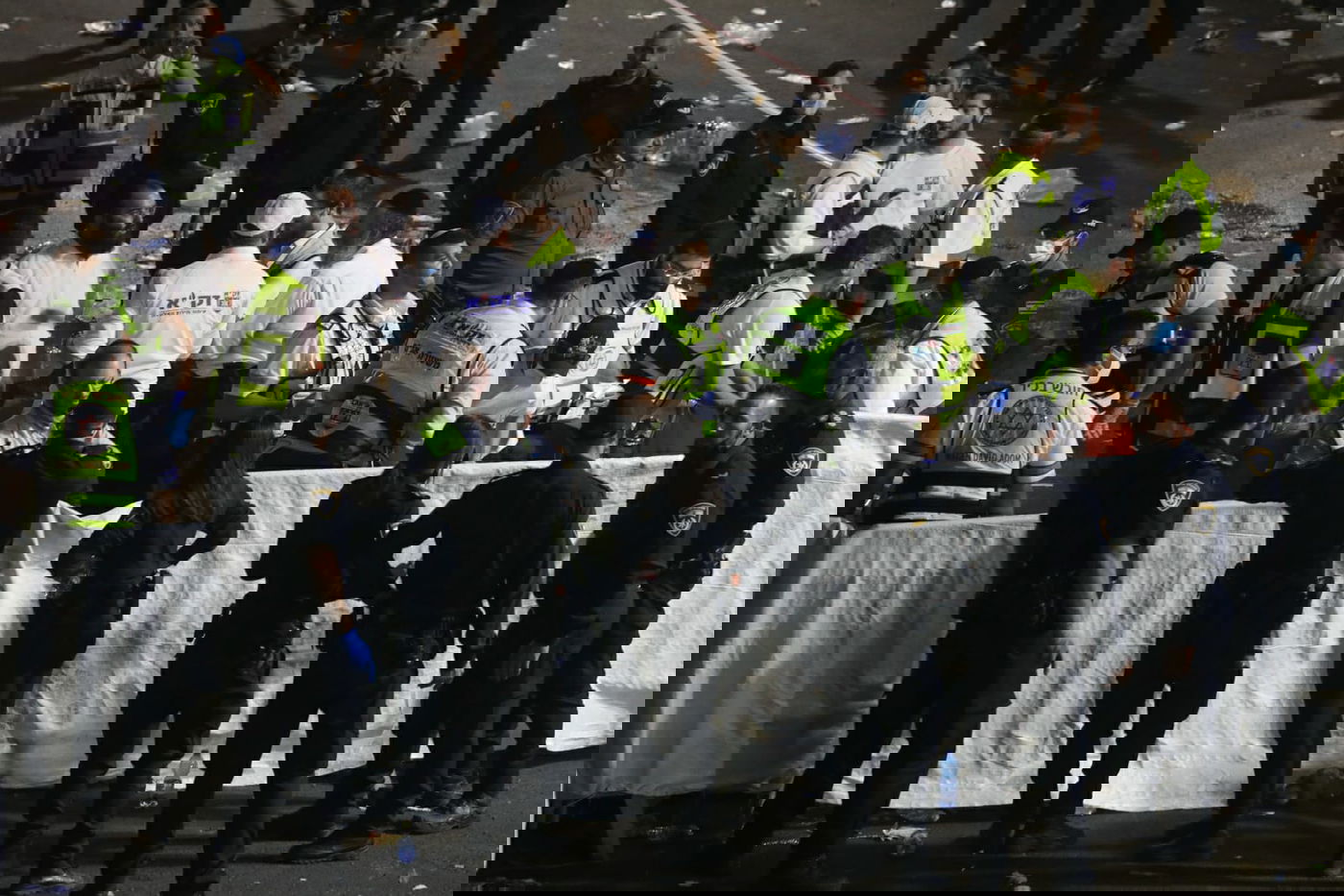 הלב שותת, ממאן להאמין: נהפך לאבל - מחולנו; אוי נא לנו