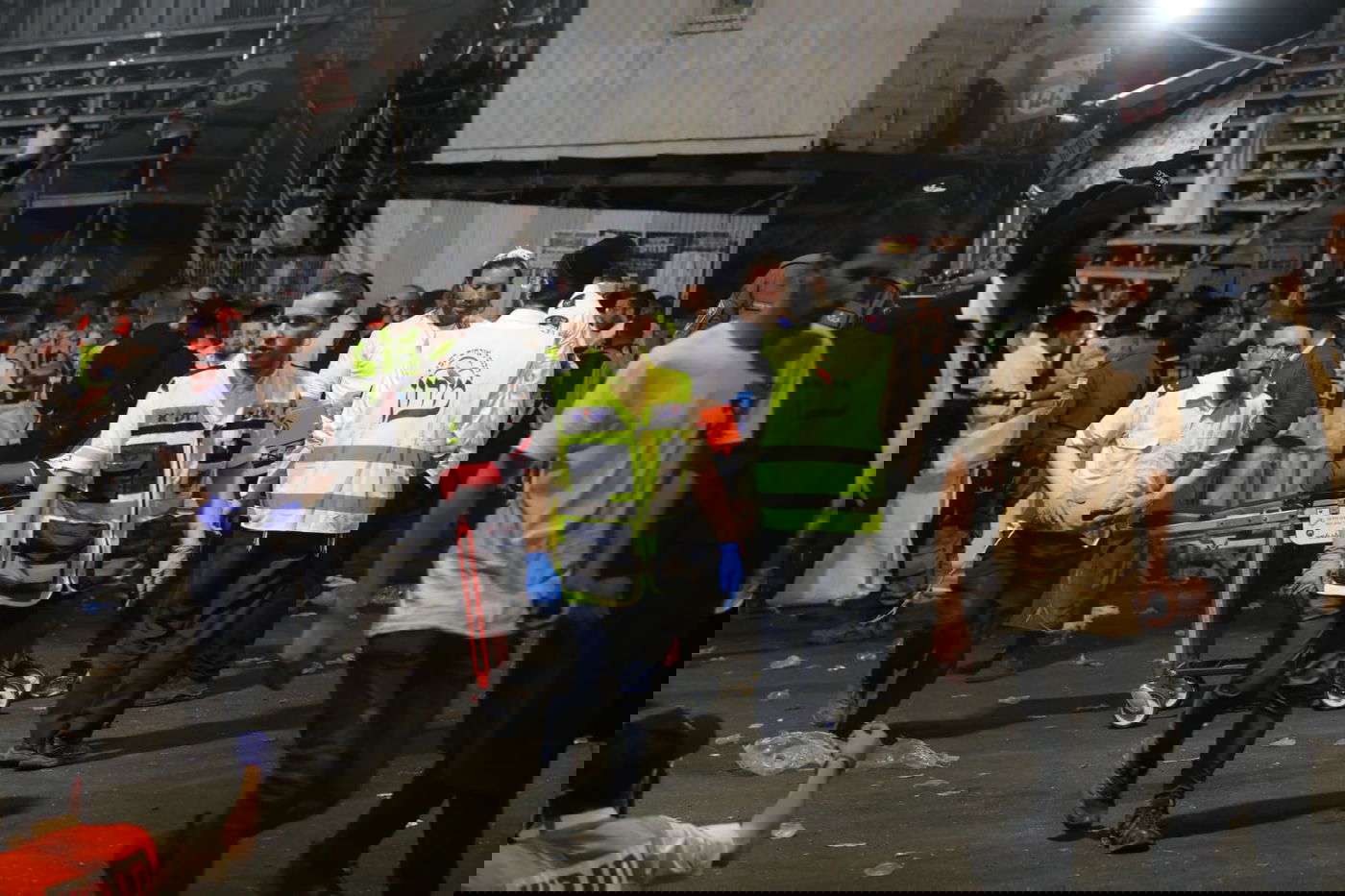 הלב שותת, ממאן להאמין: נהפך לאבל - מחולנו; אוי נא לנו