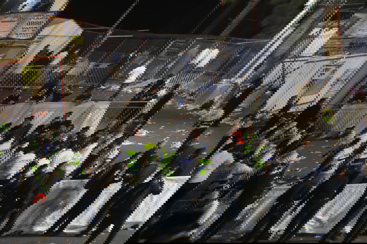 הלב שותת, ממאן להאמין: נהפך לאבל - מחולנו; אוי נא לנו