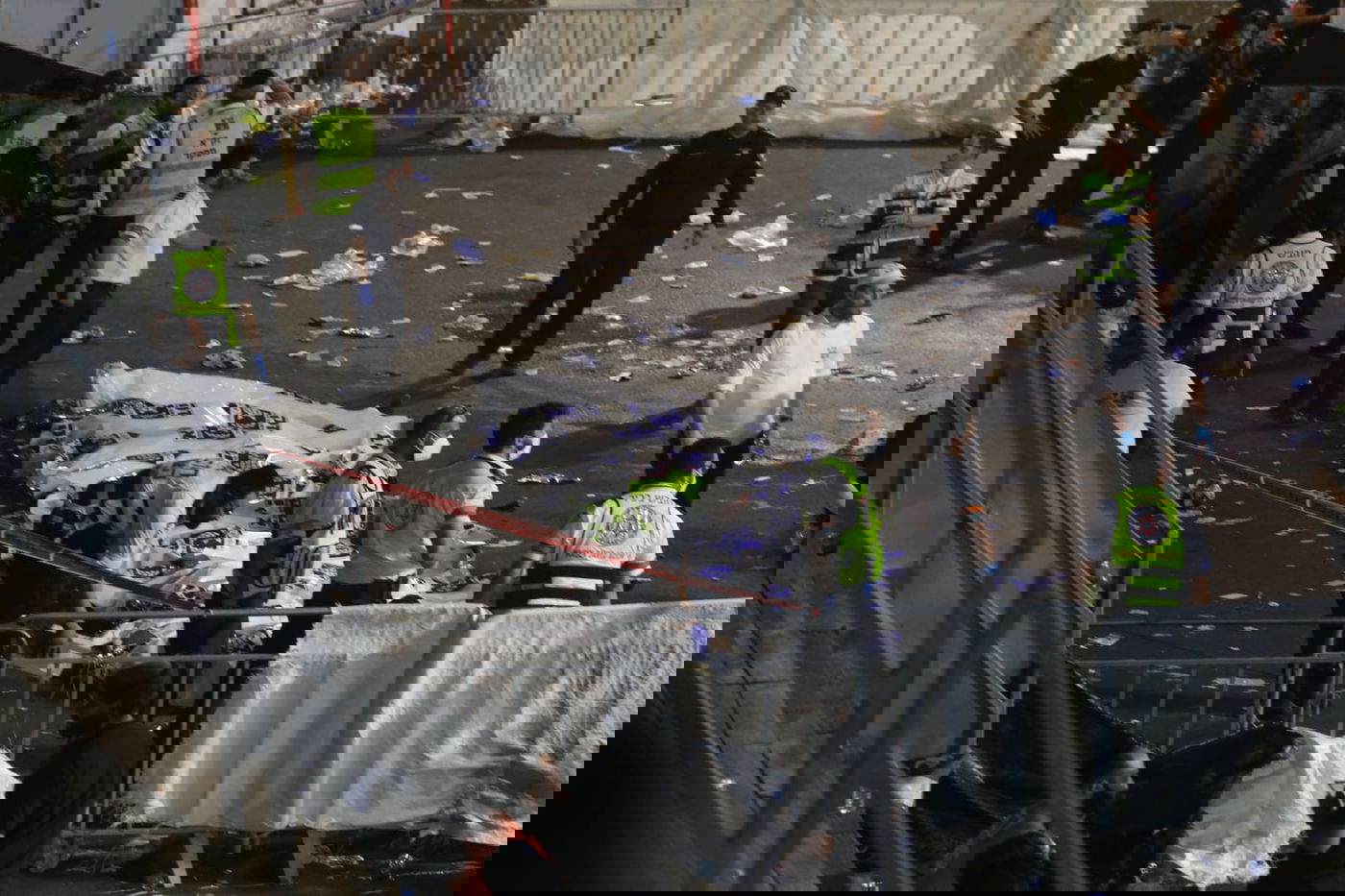 הלב שותת, ממאן להאמין: נהפך לאבל - מחולנו; אוי נא לנו