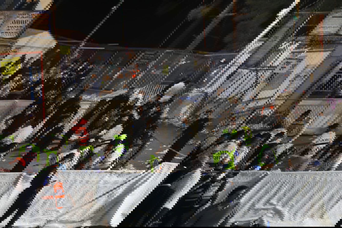 הלב שותת, ממאן להאמין: נהפך לאבל - מחולנו; אוי נא לנו