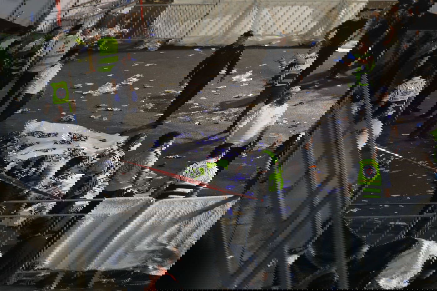 הלב שותת, ממאן להאמין: נהפך לאבל - מחולנו; אוי נא לנו