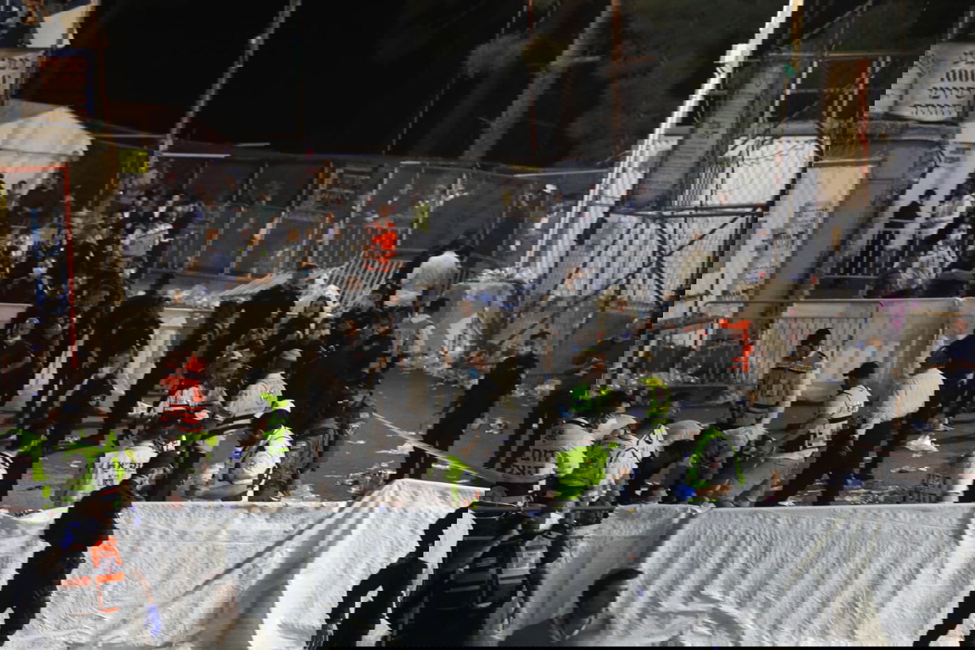 הלב שותת, ממאן להאמין: נהפך לאבל - מחולנו; אוי נא לנו