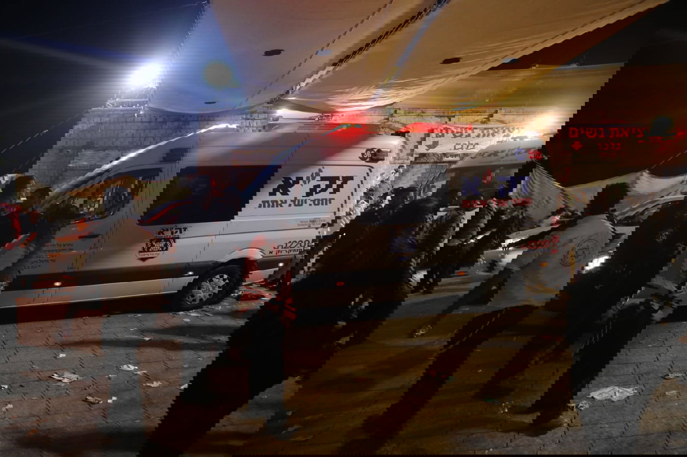 הלב שותת, ממאן להאמין: נהפך לאבל - מחולנו; אוי נא לנו