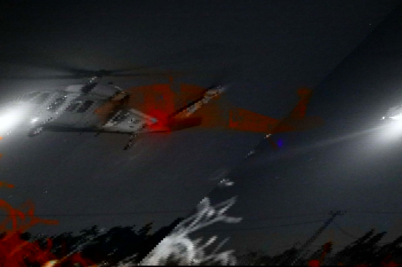 הלב שותת, ממאן להאמין: נהפך לאבל - מחולנו; אוי נא לנו