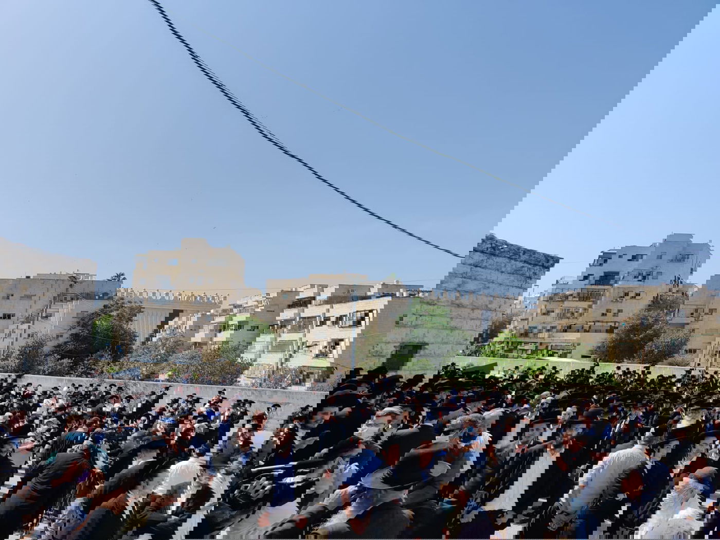 מזעזע: הילד ב'קדיש' על אביו שנהרג • צפו