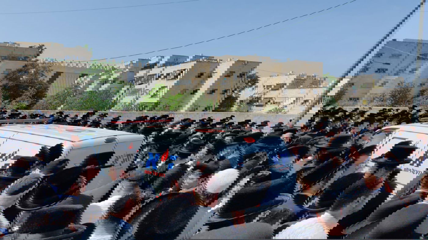 מזעזע: הילד ב'קדיש' על אביו שנהרג • צפו