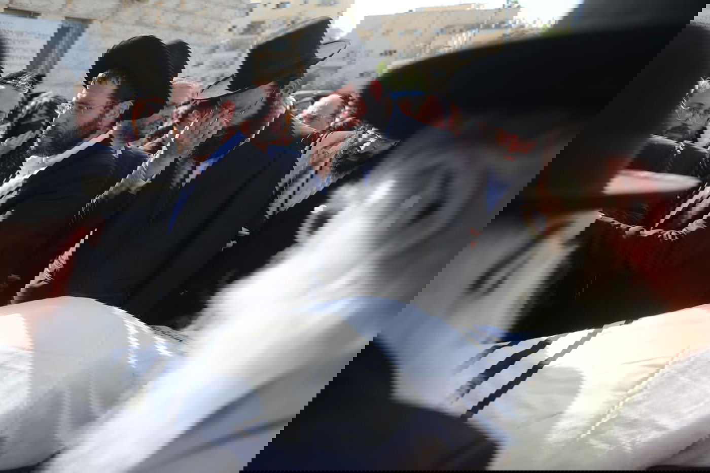 מזעזע: הילד ב'קדיש' על אביו שנהרג • צפו