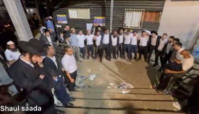 במקום האסון: קומזיץ ספונטני לאור נרות