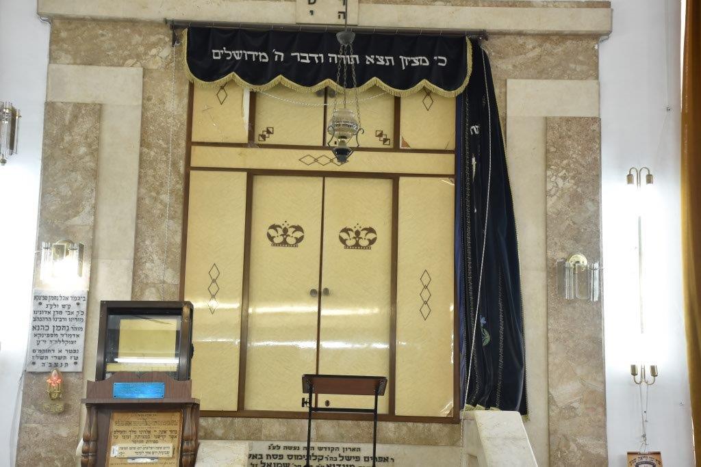 המונים בהלוויית הרבי הישיש מספינקא זצ"ל