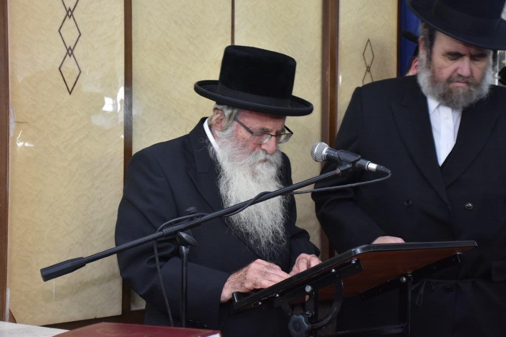 המונים בהלוויית הרבי הישיש מספינקא זצ"ל