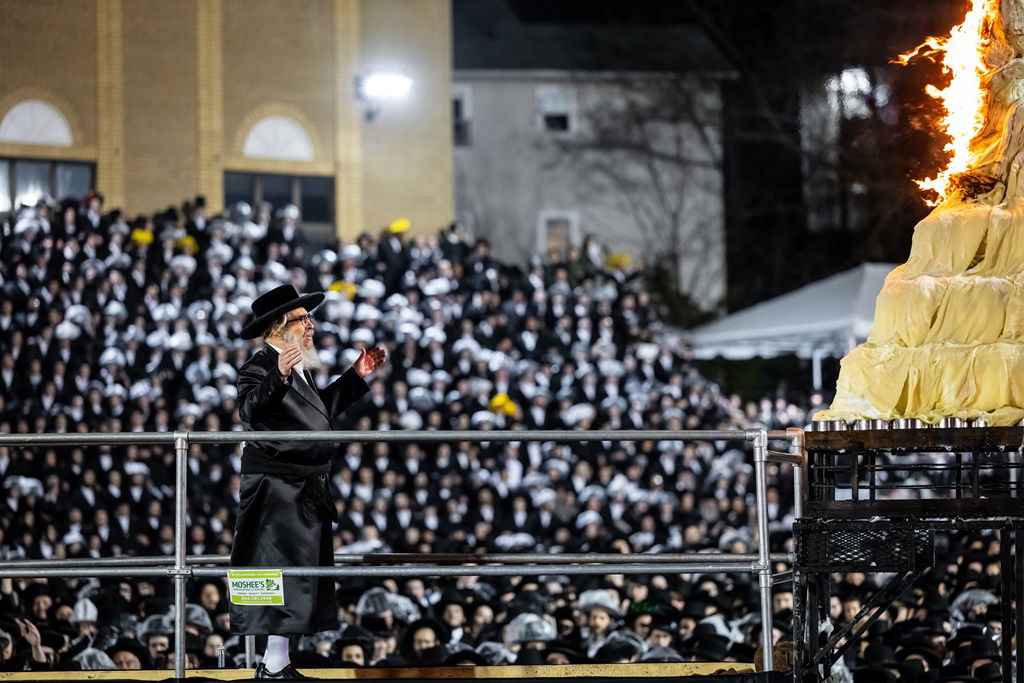 בצל האסון: כך נערכה ה'הדלקה' בסאטמר