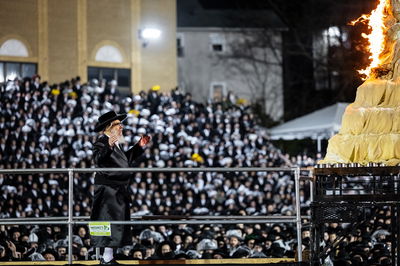 בצל האסון: כך נערכה ה'הדלקה' בסאטמר