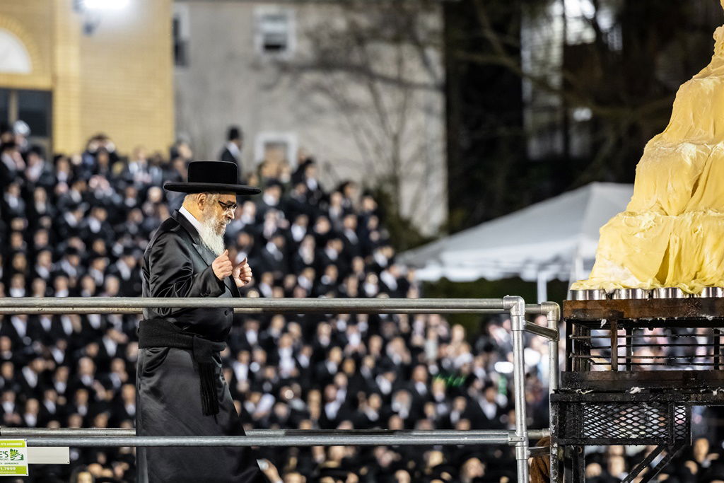 בצל האסון: כך נערכה ה'הדלקה' בסאטמר