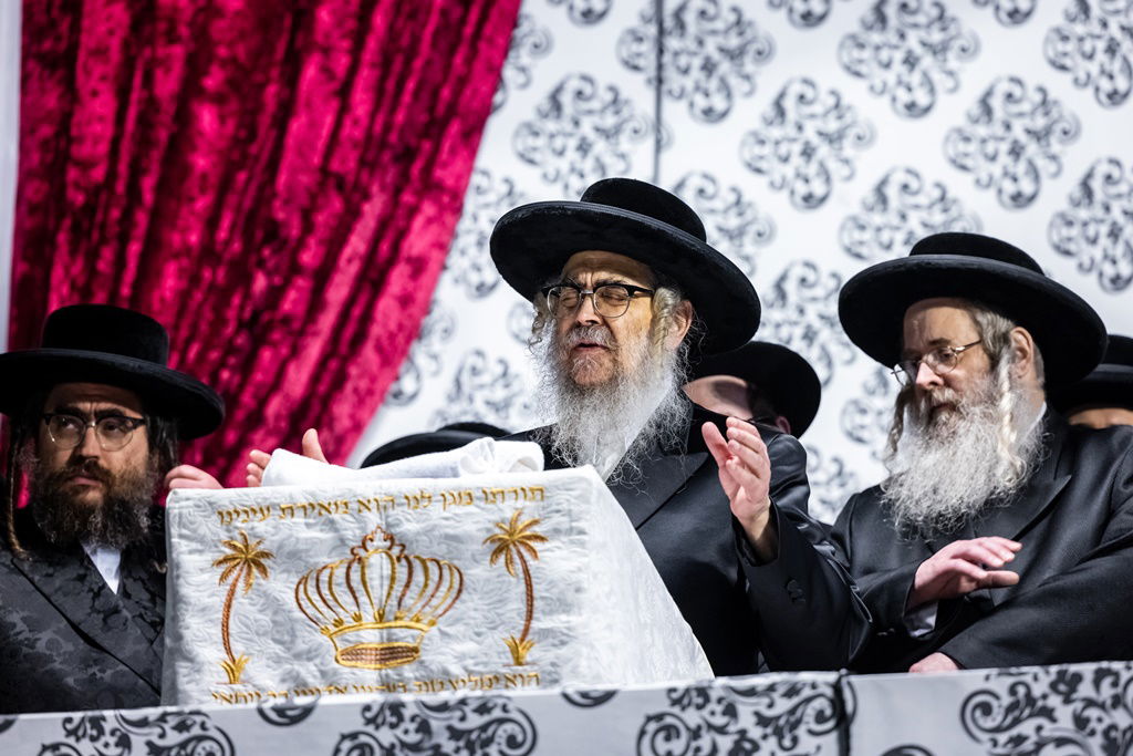 בצל האסון: כך נערכה ה'הדלקה' בסאטמר