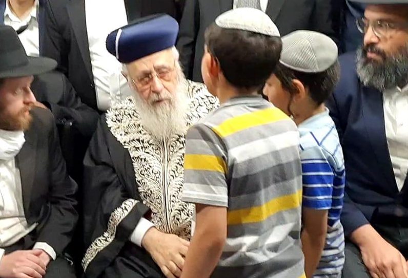 הראשון לציון הגר"י יוסף ביקר בבתי הרוגי מירון