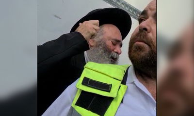 'אם אתם פה': זעקת האב, מול משאית זק"א עם גופות בניו