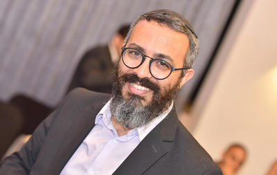 איתי עמרן בסינגל קליפ חדש: "מול נרות"