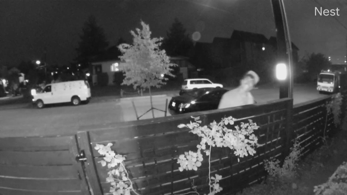 האנטישמי ליד בית המשפחה