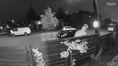 האנטישמי ליד בית המשפחה