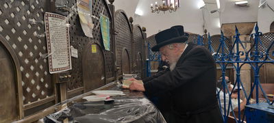 הרבי מקאפיטשניץ עלה למירון וניחם את האבלים