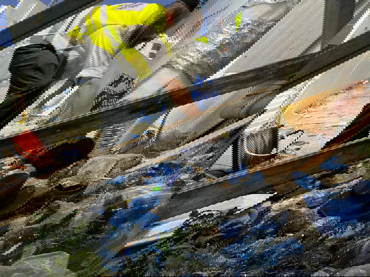 האיש שקישר בין המשפחות בעולם לרשויות