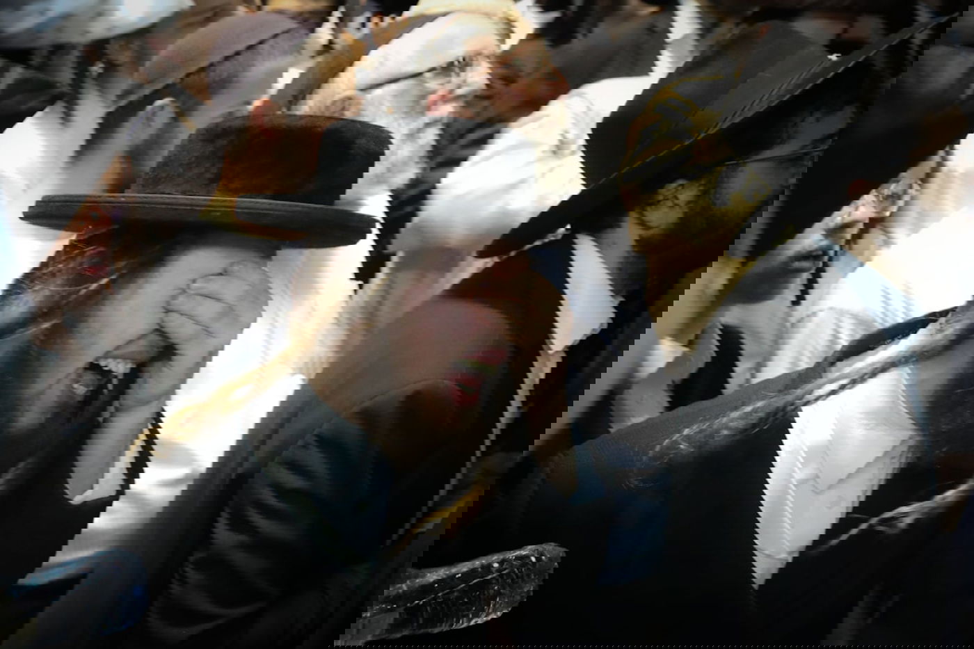 האיש שקישר בין המשפחות בעולם לרשויות