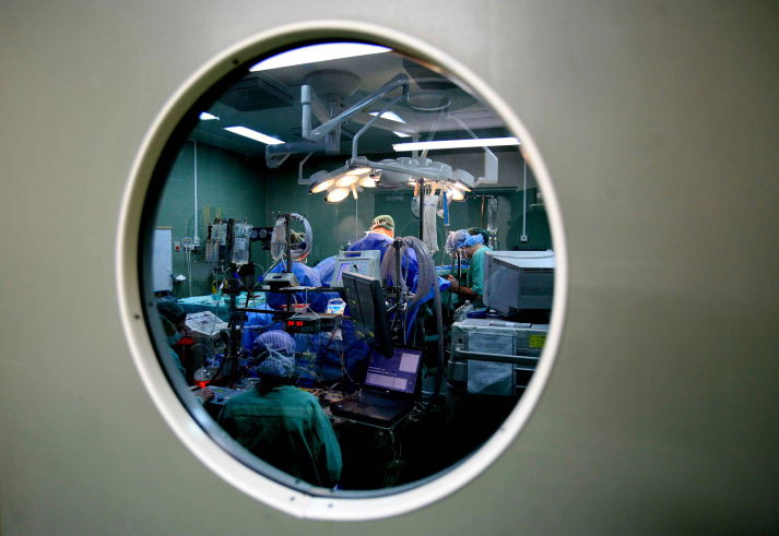 האם מותר לרופא לחזור בשבת קודש לביתו?