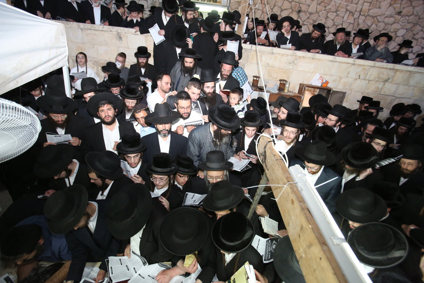 עקב המצב הבטחוני בוטלה העליה לקברו של ר' שלמה מזוועהיל