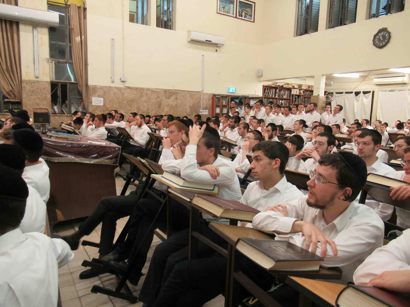 ככלות השבעה: עצרת מספד בישיבת פוניבז'