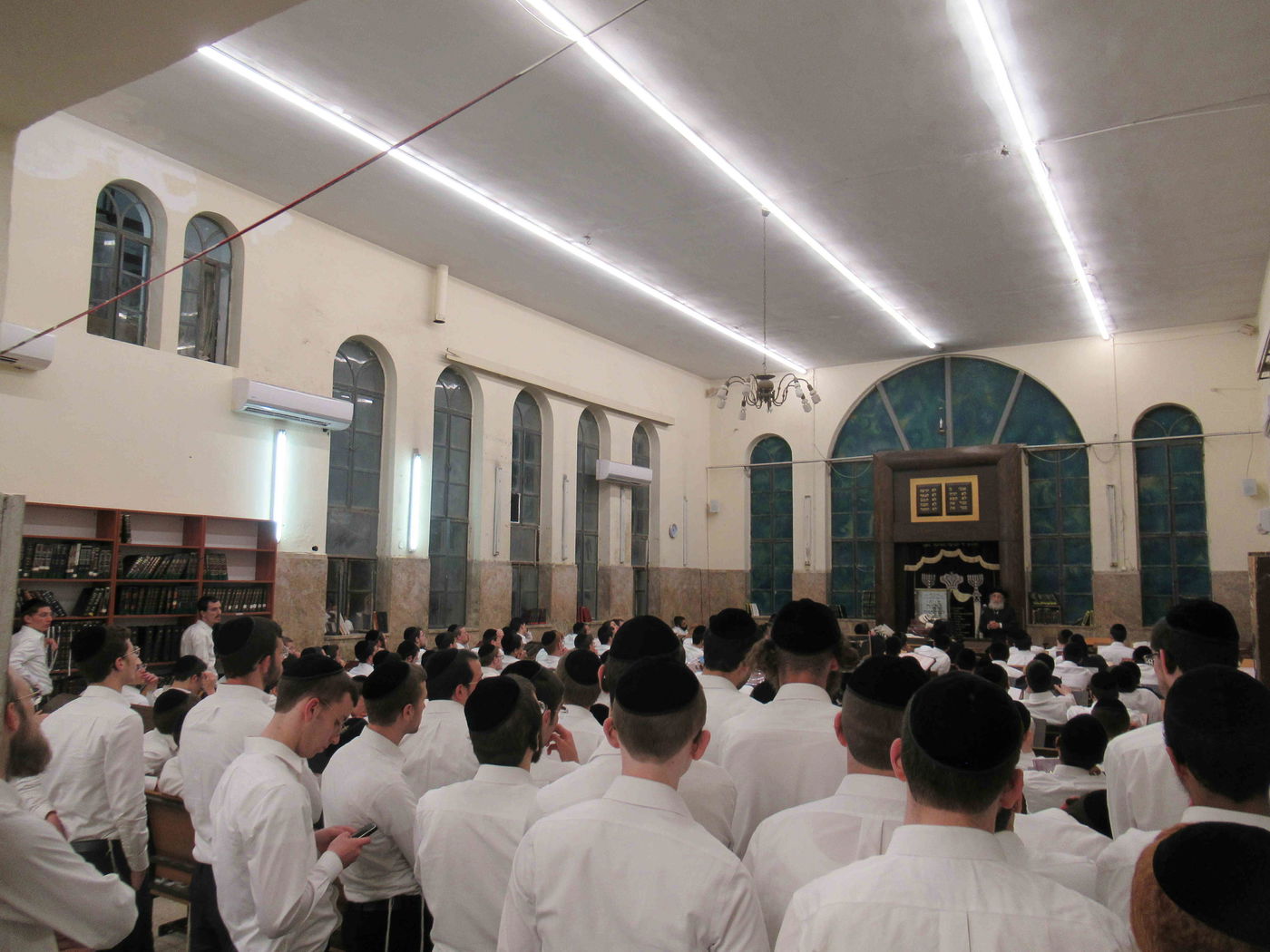 ככלות השבעה: עצרת מספד בישיבת פוניבז'