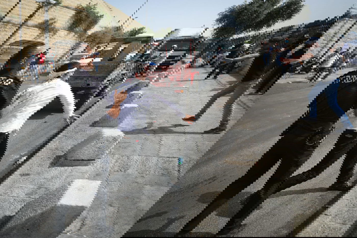 תיעוד דרמטי מירושלים: יהודים ניצלו מלינץ' בשער האריות