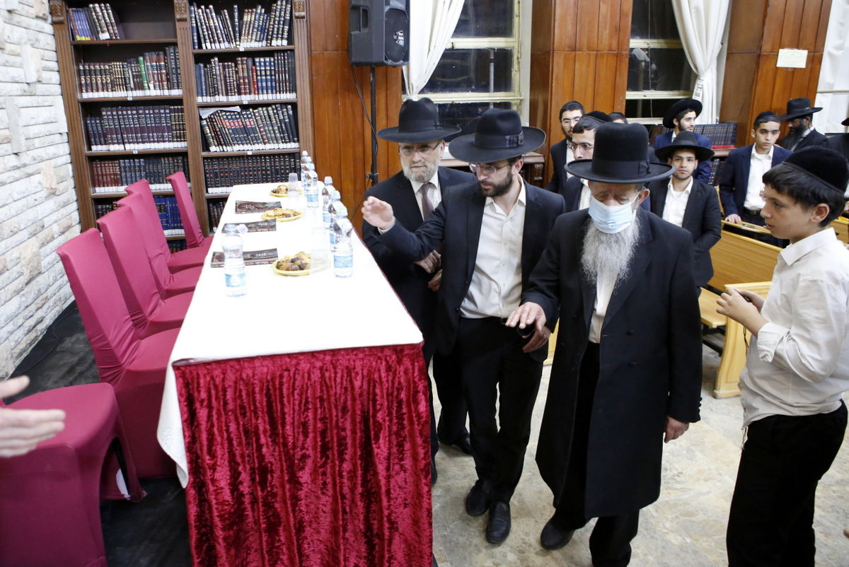 יובל שנים להסתלקותו: המונים בעצרת לזכר הגאון רבי עזרא עטיה זי"ע