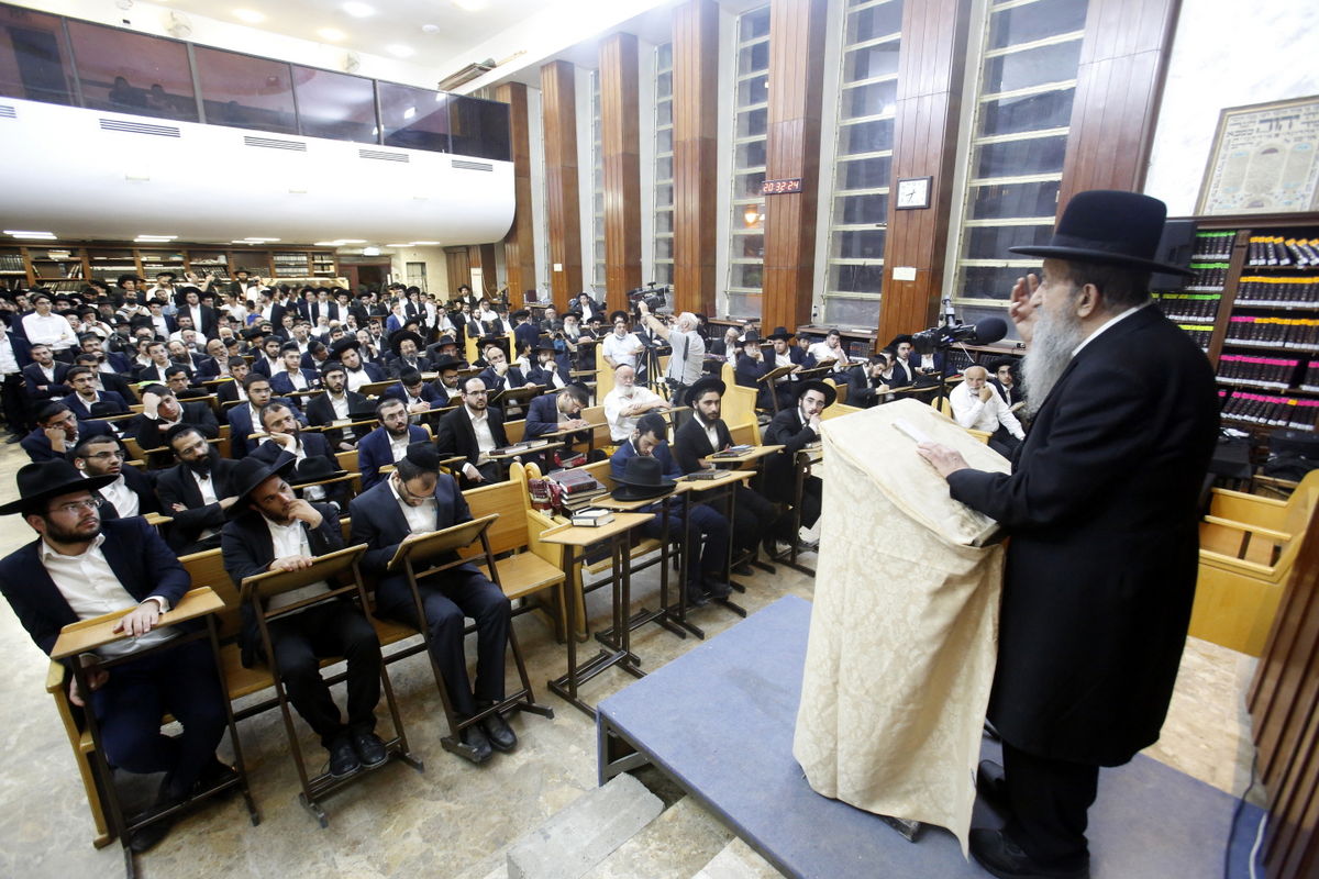 יובל שנים להסתלקותו: המונים בעצרת לזכר הגאון רבי עזרא עטיה זי"ע