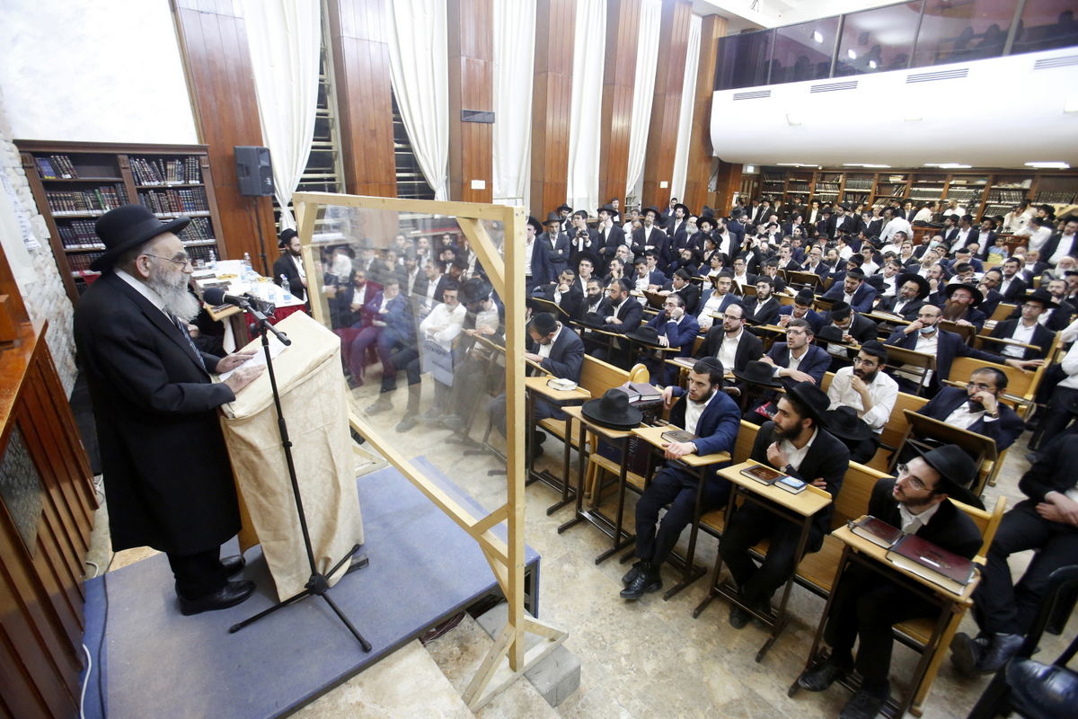 יובל שנים להסתלקותו: המונים בעצרת לזכר הגאון רבי עזרא עטיה זי"ע