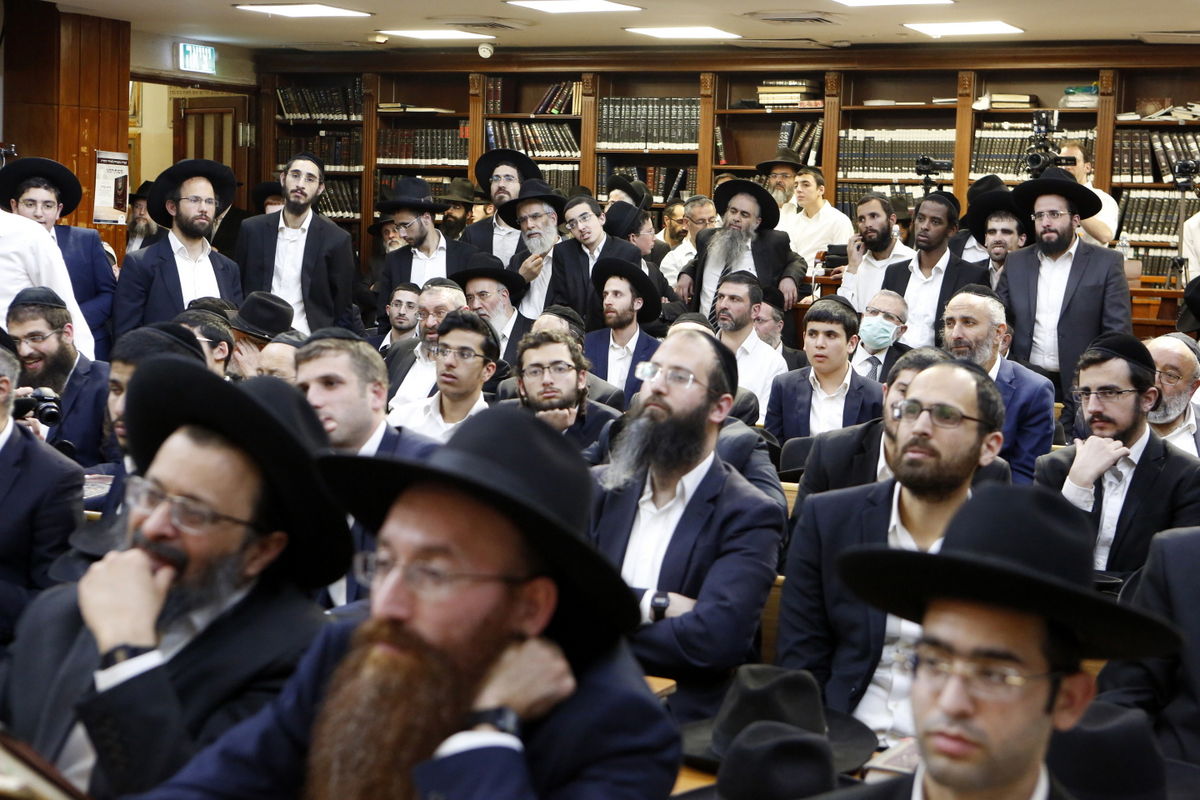 יובל שנים להסתלקותו: המונים בעצרת לזכר הגאון רבי עזרא עטיה זי"ע