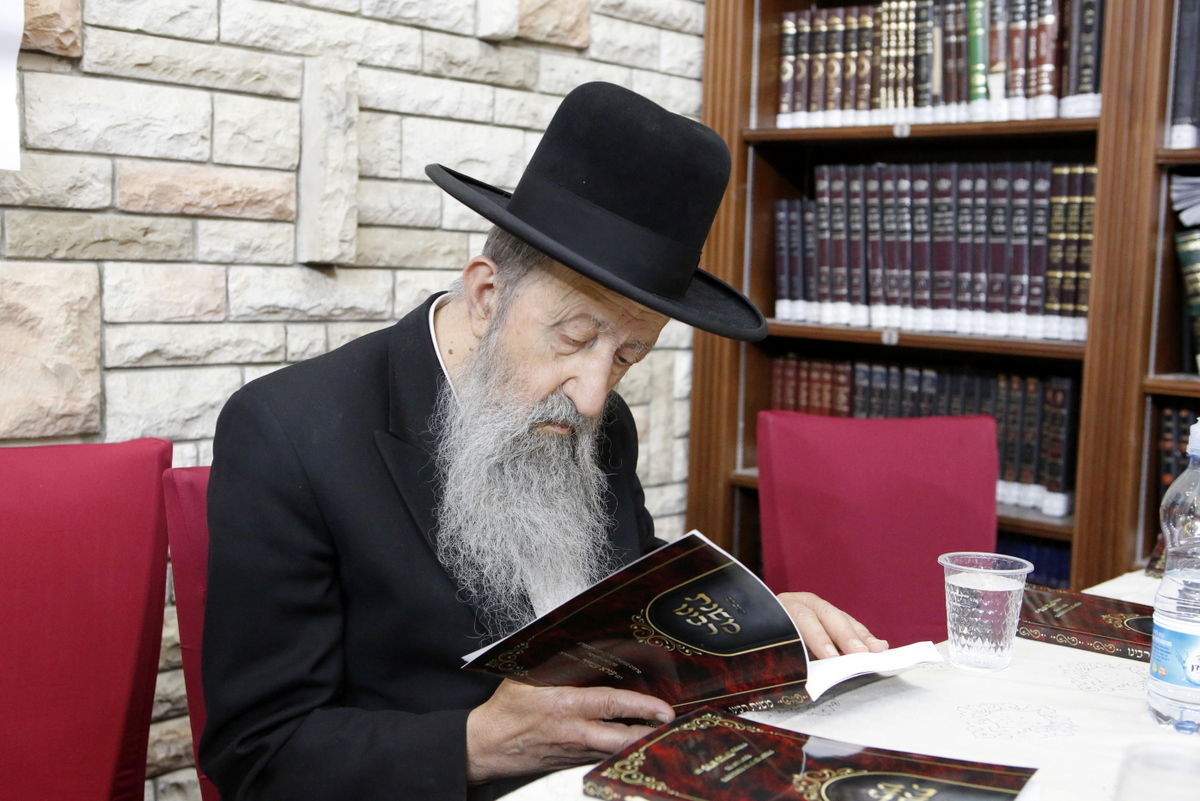 יובל שנים להסתלקותו: המונים בעצרת לזכר הגאון רבי עזרא עטיה זי"ע