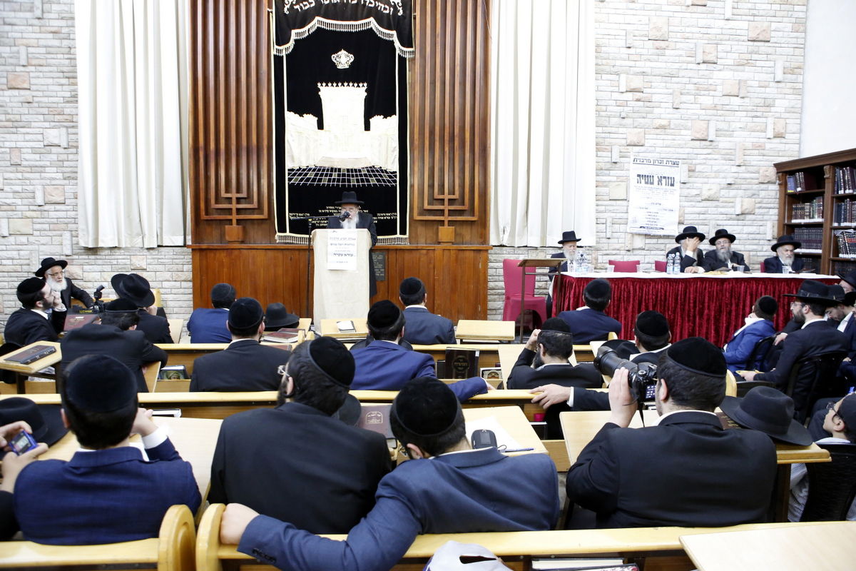 יובל שנים להסתלקותו: המונים בעצרת לזכר הגאון רבי עזרא עטיה זי"ע