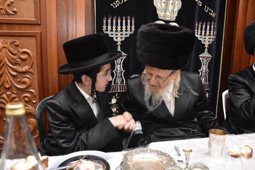 באוז'רוב חגגו בר מצווה לנכדו של האדמו"ר